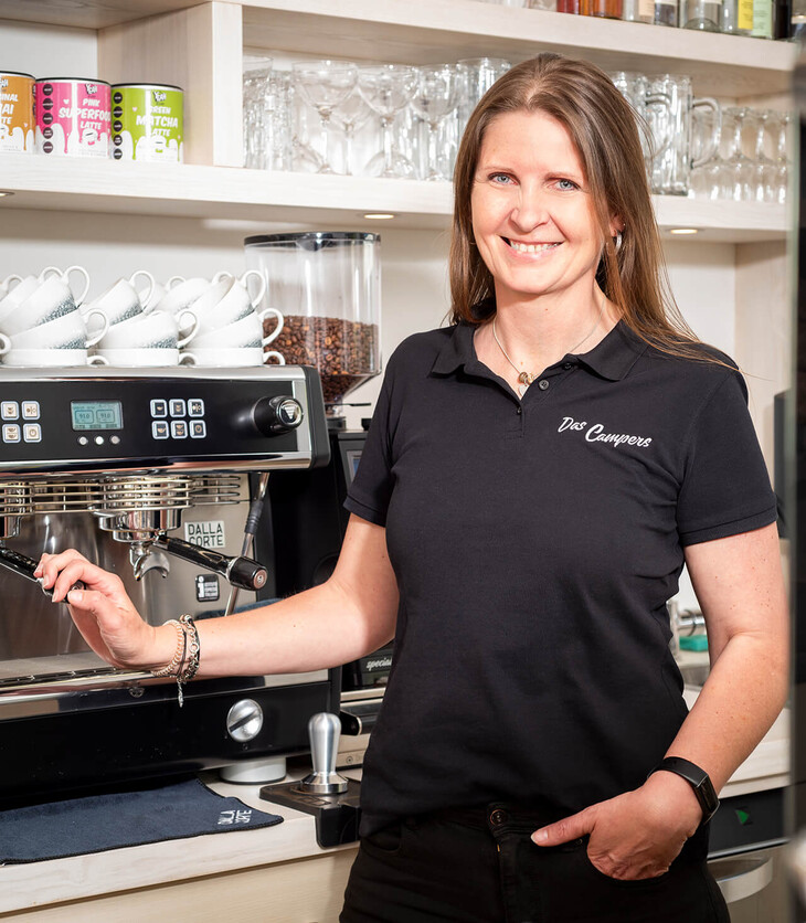 Restaurant-Campers-Chefin-Kaffeemaschine